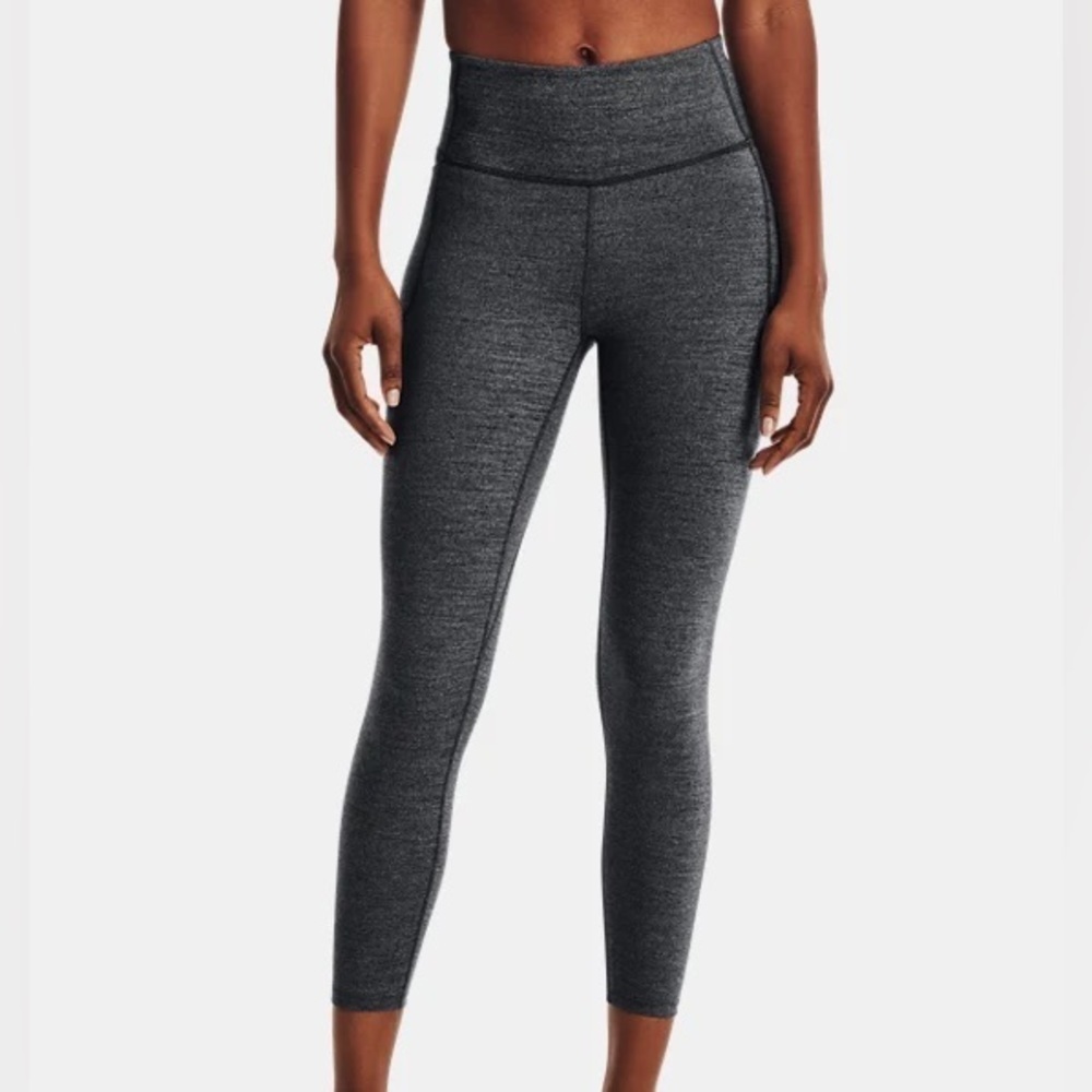🦩 PINK by Victoria’s Secret Cropped Yoga Leggings (🦩2 for $25)